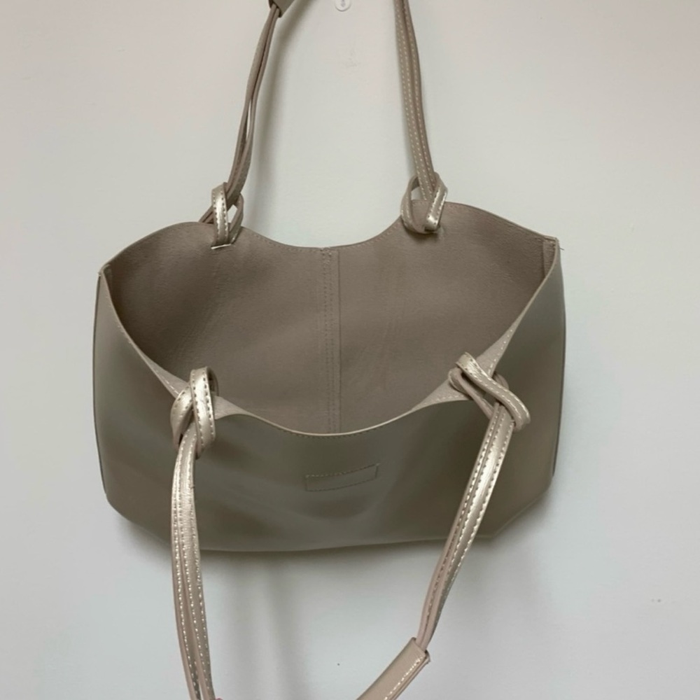 Neiman Marcus Champagne Gold Tote with Structured Design NWOT - Picture 3 of 5